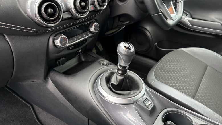 Nissan Juke 1.0 DiG-T 114 N-Connecta 5dr Petrol Hatchback